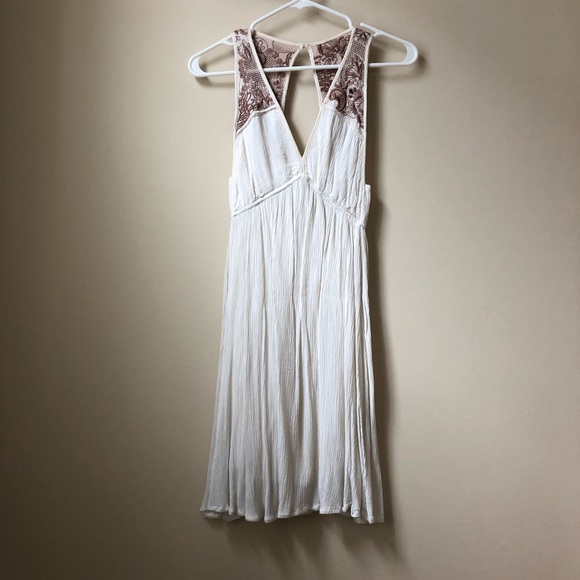 Ecote Dresses & Skirts - Ecote open back dress white dress with embroidery